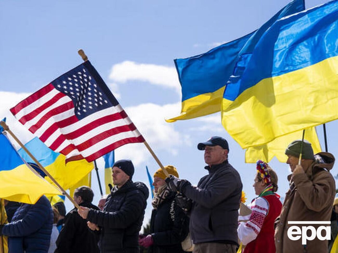 Украинцев и других бывших граждан СССР могут депортировать из США без возможности заявить о своем страхе перед возвращением, говорится в статье