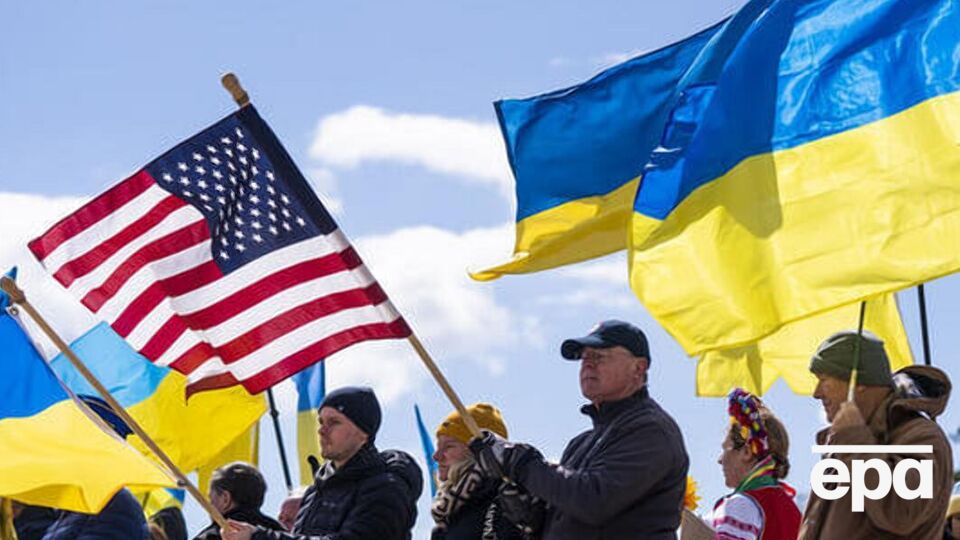 Украинцев и других бывших граждан СССР могут депортировать из США без возможности заявить о своем страхе перед возвращением, говорится в статье