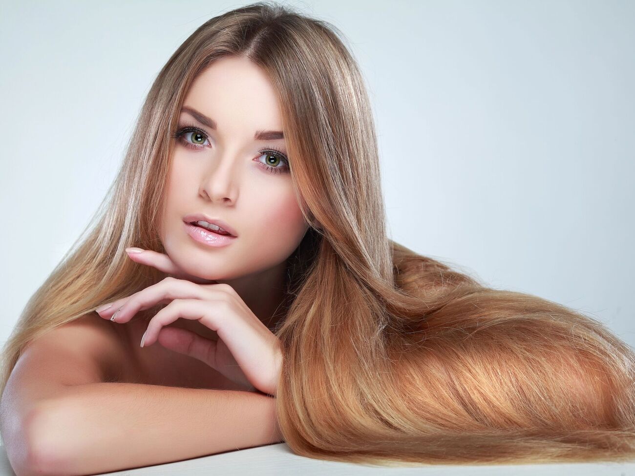 Найбільш омолоджувальний візуальний ефект дає блискуче волосся