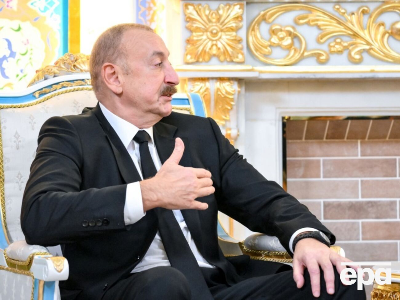 Алієв наголосив, що це не вперше росіяни ціляться в будівлю посольства