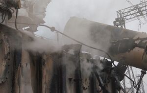 Сотрудники подстанций, линейные бригады и ремонтники "Укрэнерго" практически круглосуточно выполняют восстановительные работы