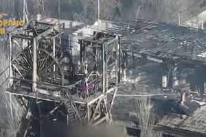 Двух оккупантов, которые вывешивали российский триколор, обнаружили и ликвидировали, отметили в 7-м корпусе ДШВ ВСУ