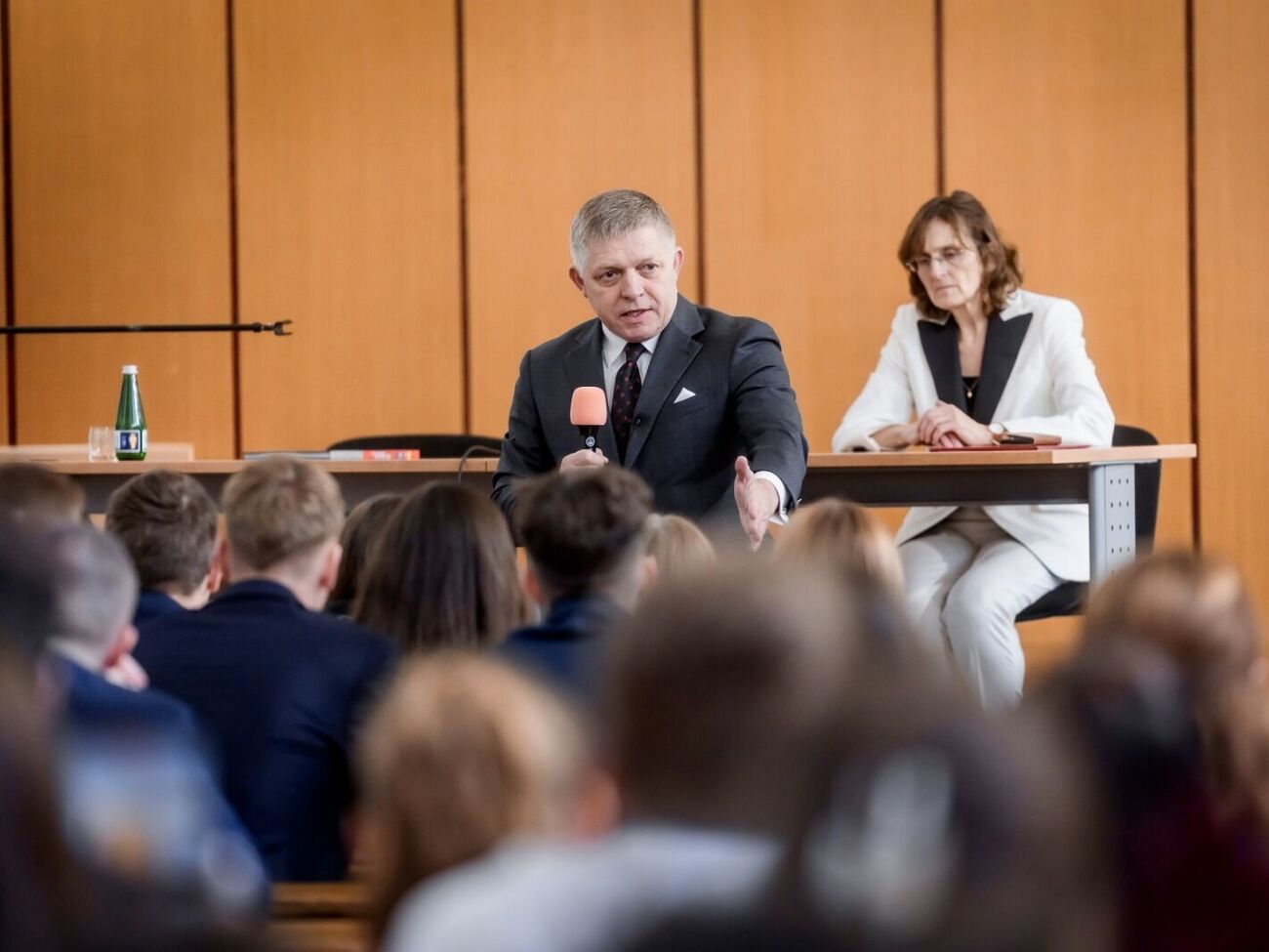 Фіцо заявив на зустрічі зі студентами, що ЄС планує виділити €140 млрд на "продовження війни в Україні"