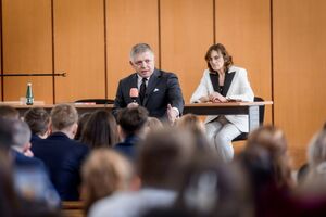 Фіцо заявив на зустрічі зі студентами, що ЄС планує виділити €140 млрд на "продовження війни в Україні"