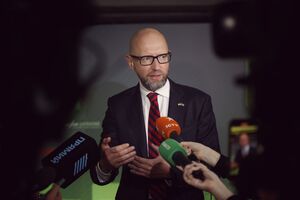 Україна не є парламентсько-президентською державою, вважає Яценюк