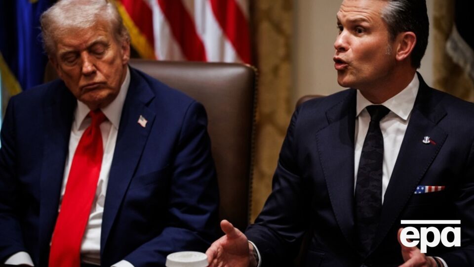 Трампу на зустрічі, у якій узяв участь Гегсет, презентували "безліч варіантів" проти Венесуели, зазначила WP