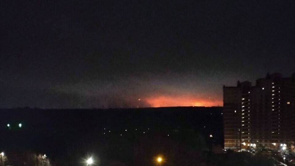 Пабліки показали заграву від пожеж