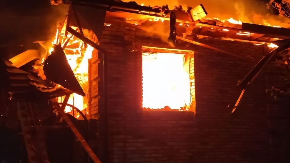 Оккупанты били по жилым домам и предприятиям