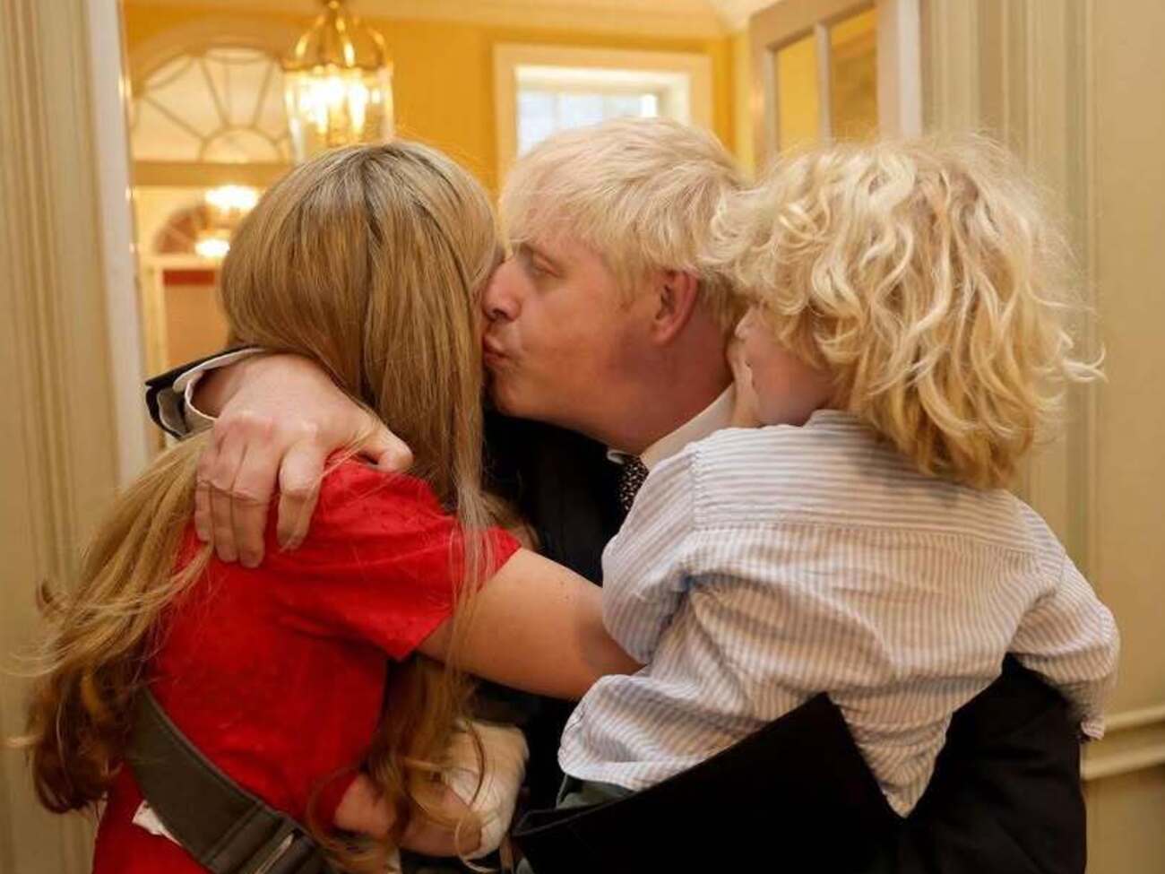 За четыре года брака у Бориса и Кэрри Джонсонов родилось трое детей