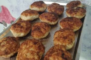 Панировочные сухари нужно добавить в фарш