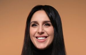 В комментариях два образа Джамалы сравнили с певицами Шер и Мадонной