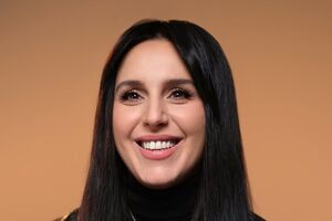 В комментариях два образа Джамалы сравнили с певицами Шер и Мадонной