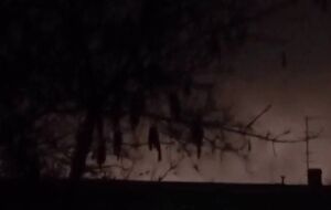 Над Новокуйбышевским НПЗ зафиксировали яркие вспышки, местные сообщили о взрывах