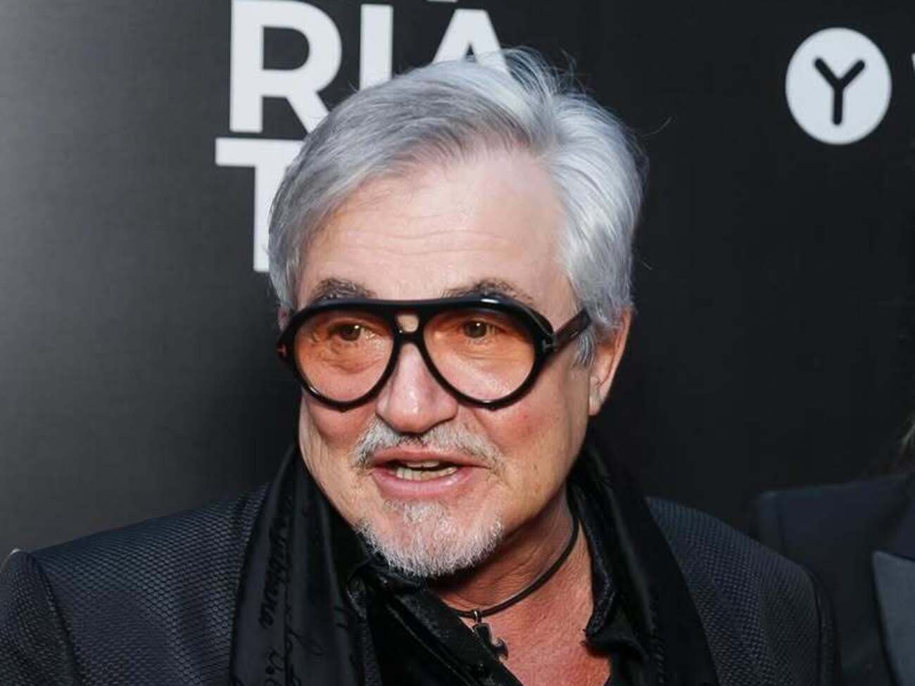 Популярность Диброву принесла работа ведущим в интеллектуальном шоу "Кто хочет стать миллионером?"