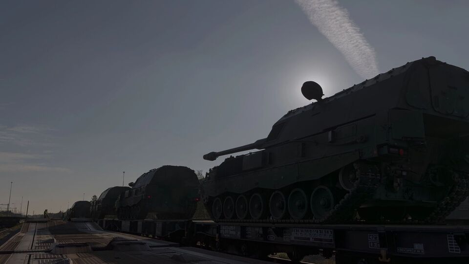 Диверсия партизан остановила движение военных эшелонов РФ, по которым ВСУ смогли нанести точный ракетный и артиллерийский удар