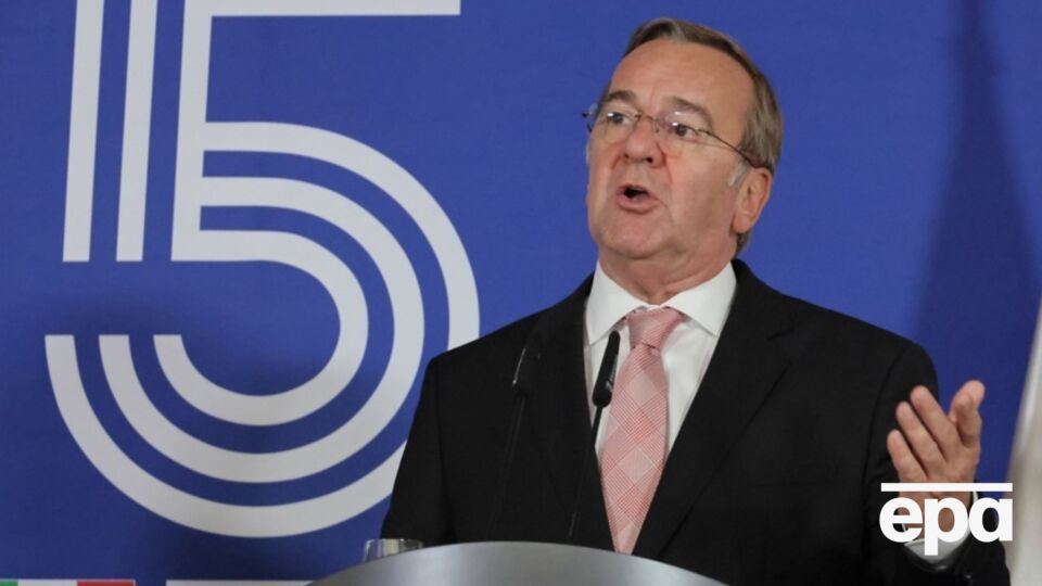 Глава минобороны добавил, что в его армии уже применяют дроны для разведки и обучения