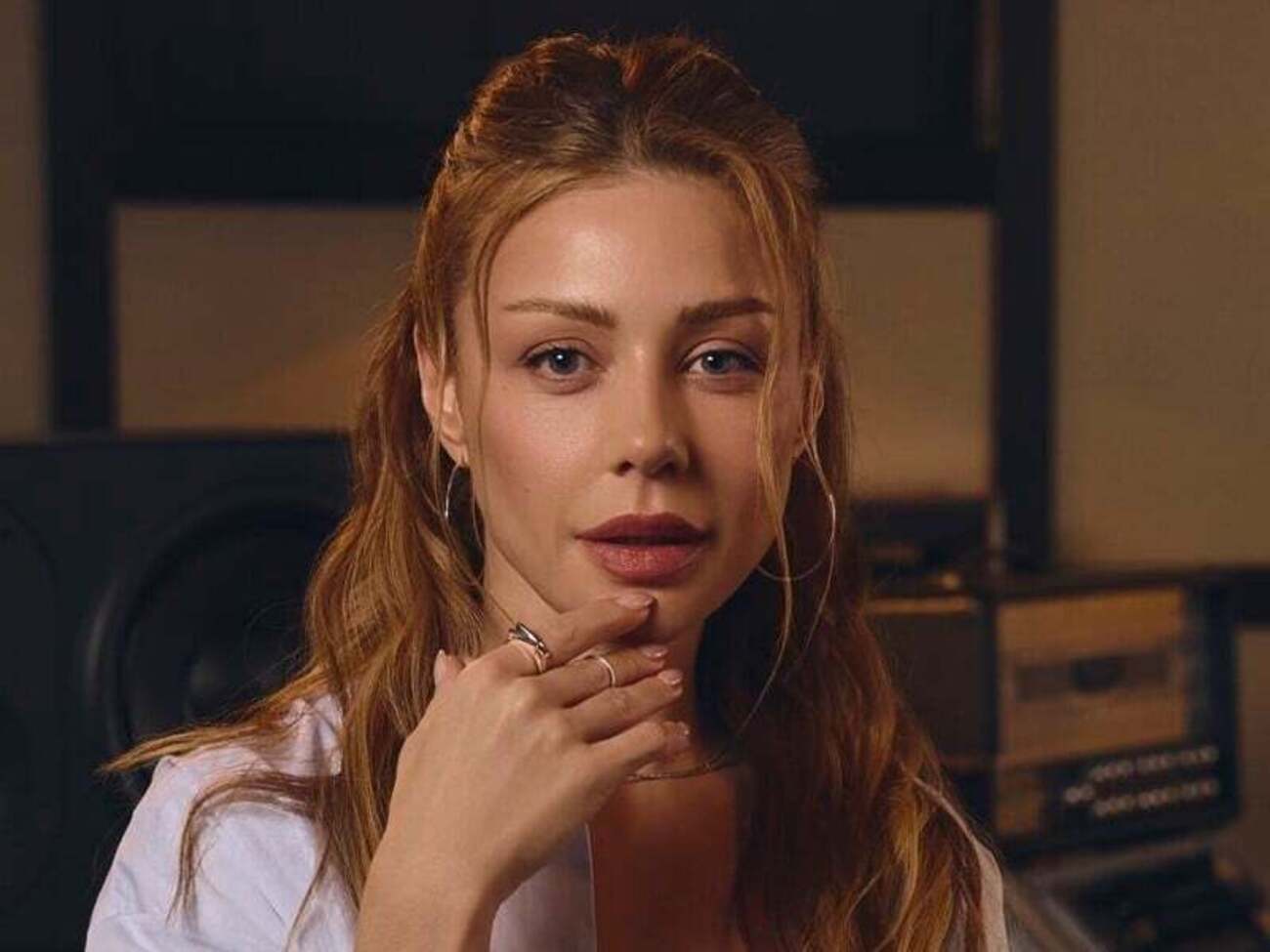 У річницю смерті чоловіка співачка зізналася, що готова почати нові стосунки