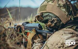 Українські військові дають відсіч росіянам на фронті, попри те, що окупанти переважають за чисельністю