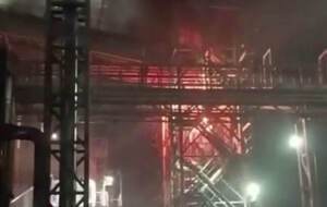 У РФ сталася масштабна пожежа на заводі "Цинкум"