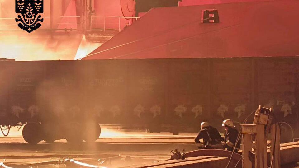 Обстрелом повреджены несколько гражданских судов