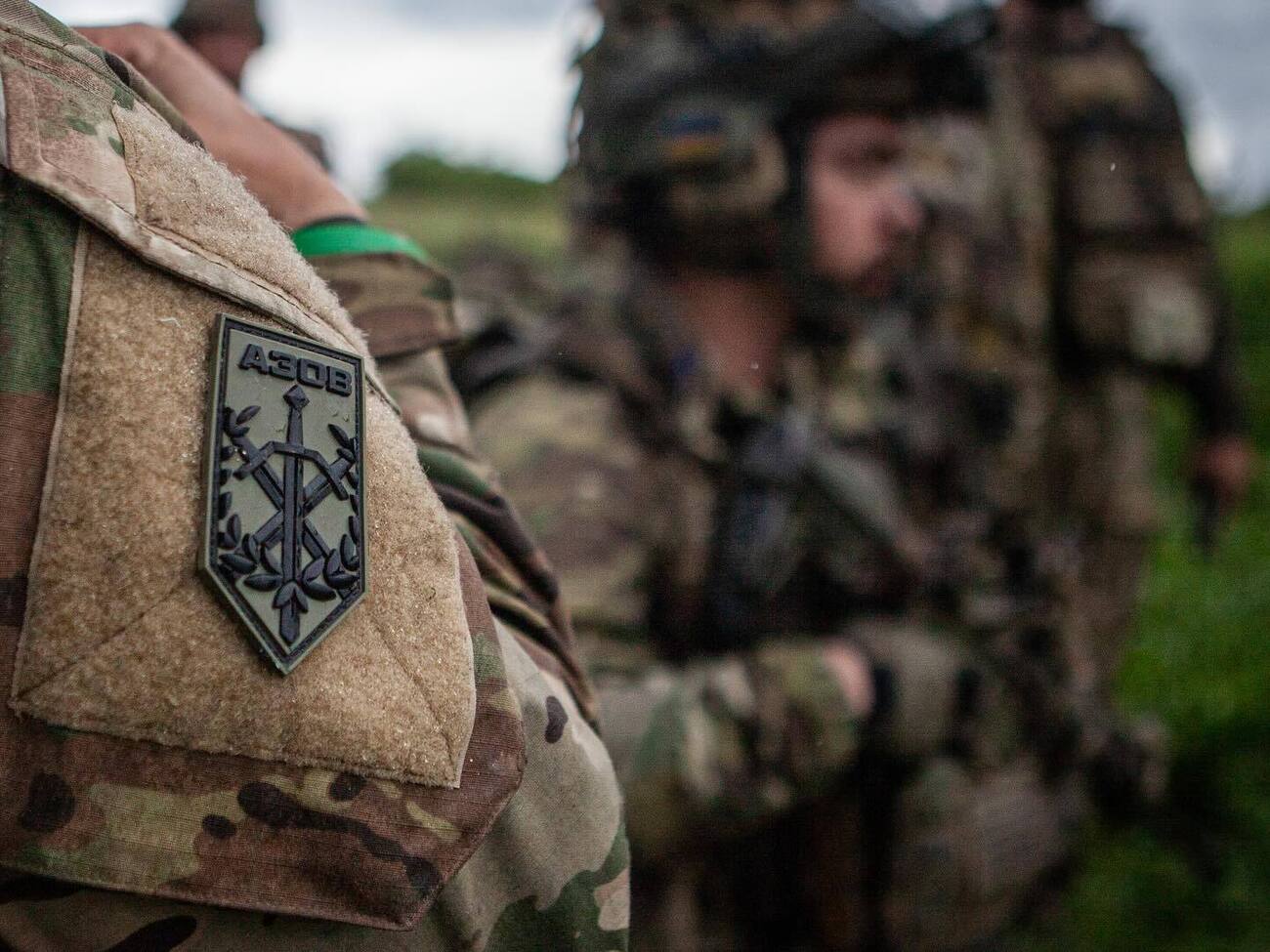 Ветеран "Азова" рассказал, что соседи, ворвавшиеся в его жилье и избившие его с женой, являются ВПЛ из Запорожья