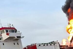 После российского обстрела горело судно Orinda