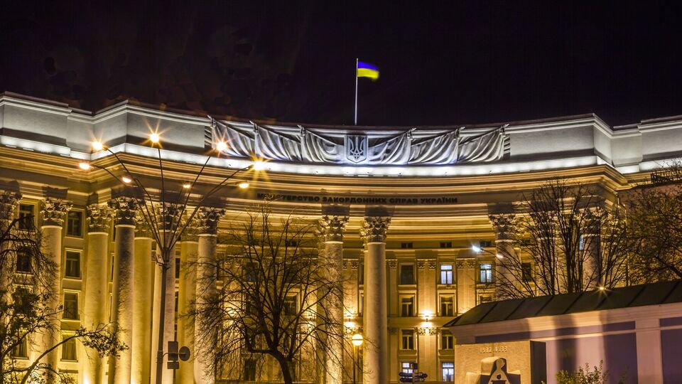 Украина искренне желает народу Грузии мирного и европейского будущего, безопасности и процветания, отметили в украинском МИД