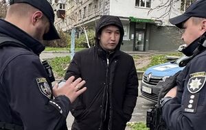 Чоловік, якого Садикова звинуватила у шпигунстві, назвався працівником посольства Казахстану в Києві