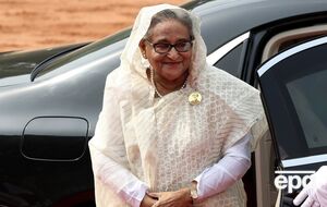 Хасіна втекла до Індії