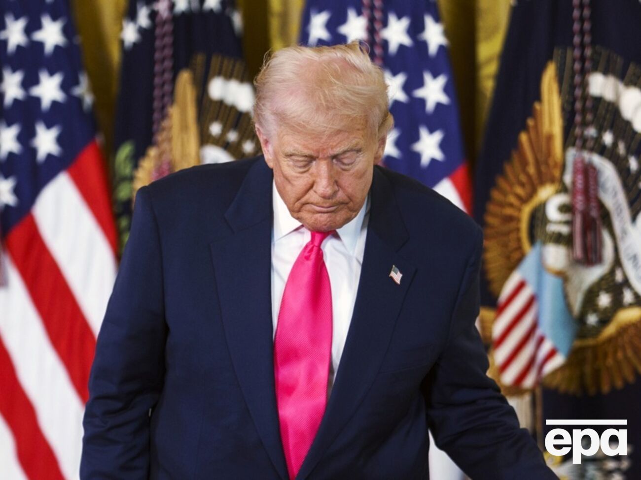 Трампу три дня подряд докладывали о возможных вариантах военных действий против Венесуэлы, отметил CNN