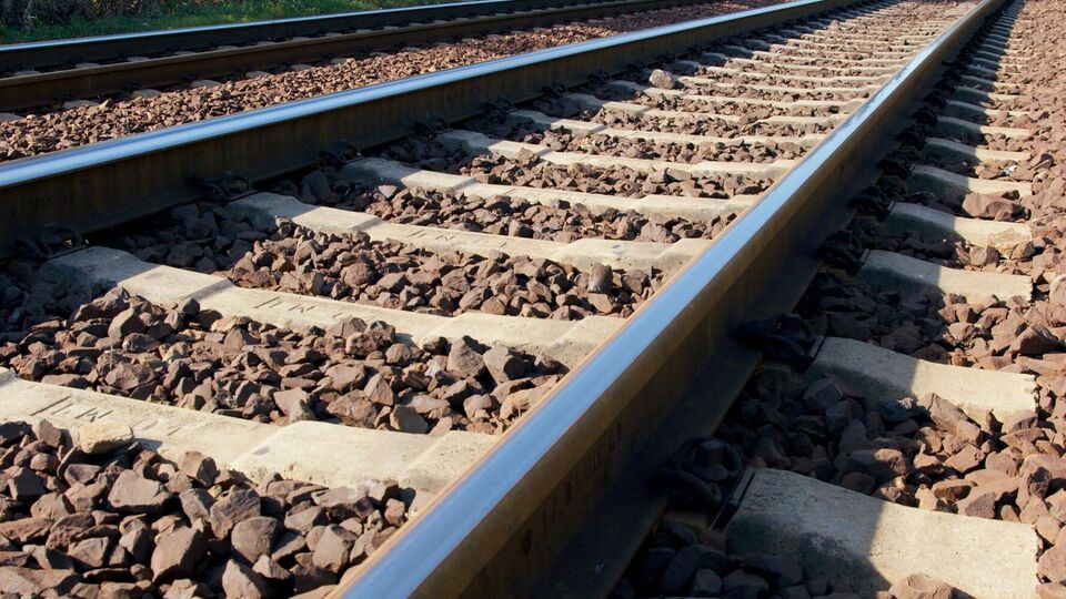 С начала года РФ нанесла более 800 ударов по железнодорожной инфраструктуре Украины