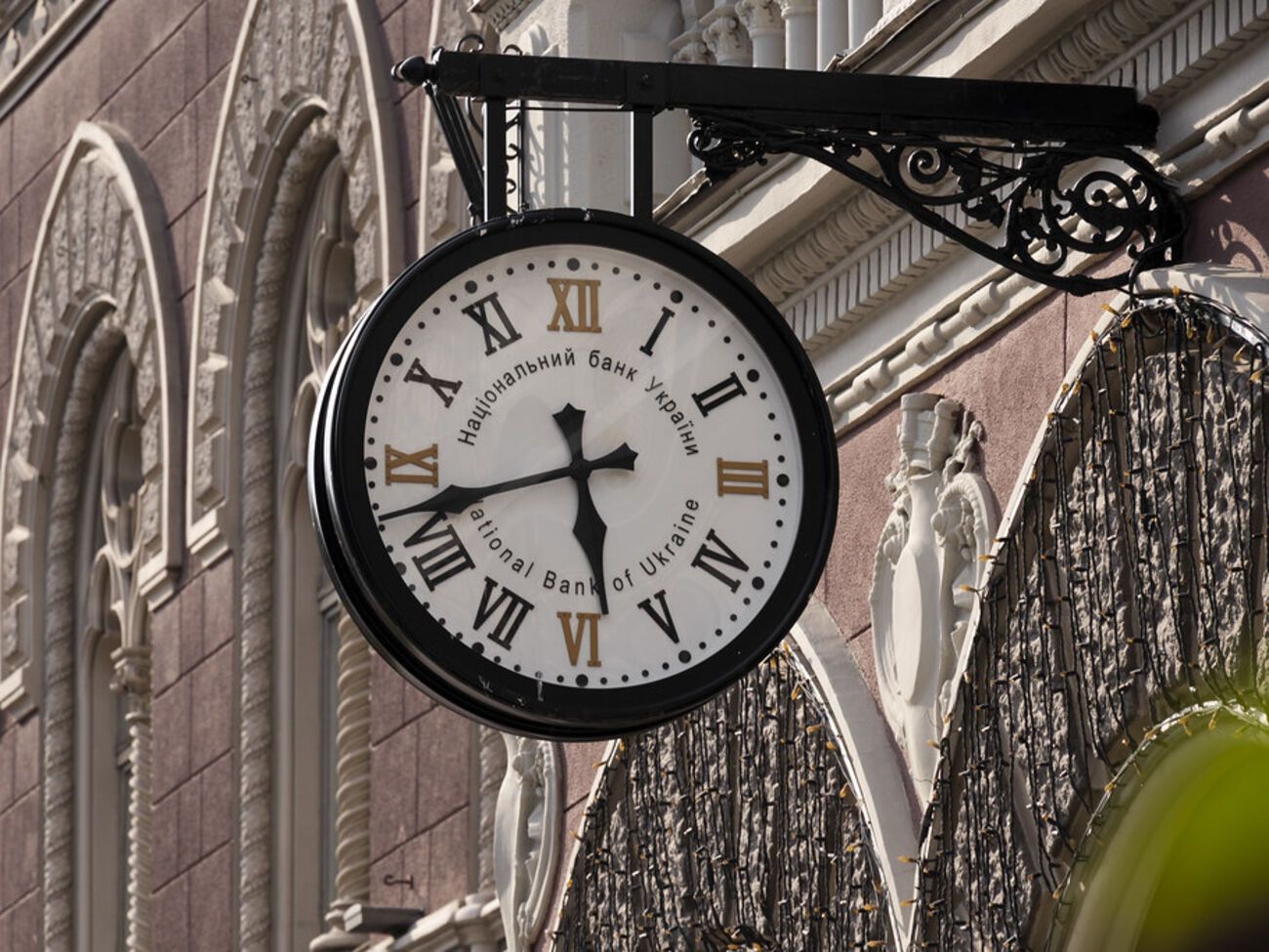 В НБУ подчеркнули, что выдачу крупных сумм наличности ограничено на период военного положения