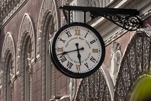 У НБУ наголосили, що видавання великих сум готівки обмежено на період воєнного стану