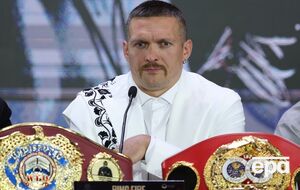 Усик (на фото) мав провести бій проти Вордлі