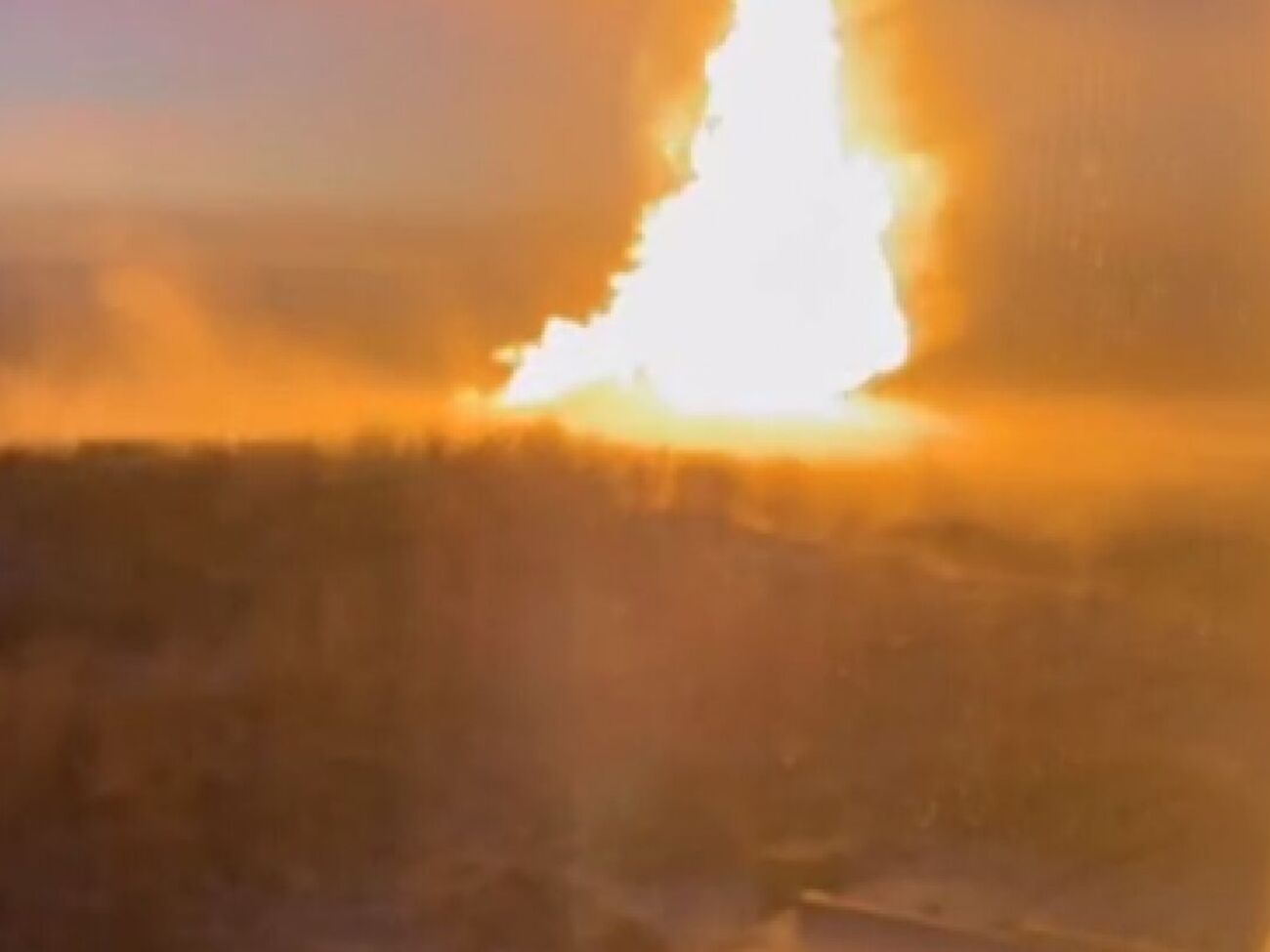 В сети появилось видео огромного пожара