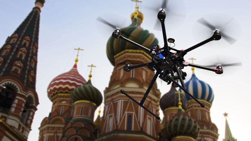 Собянін стверджує, що ППО збила три дрони