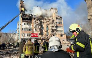 20-річного постраждалого живим дістали з-під завалів зруйнованого будинку в Тернополі