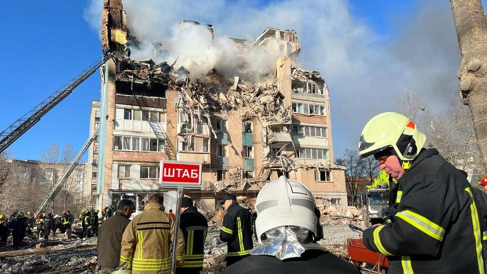 20-летнего пострадавшего живым достали из-под завалов разрушенного дома в Тернополе