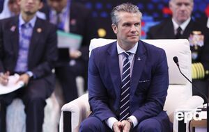 Гесет зазначив, що напередодні провів розмову з міністром національної оборони Китаю адміралом Донг Цзюнем