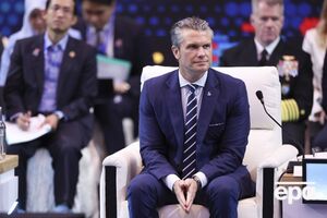 Гесет зазначив, що напередодні провів розмову з міністром національної оборони Китаю адміралом Донг Цзюнем