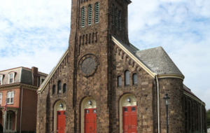 По данным расследования, девочку заманили внутрь церкви, изнасиловали и убили, чтобы она не рассказала о преступлении