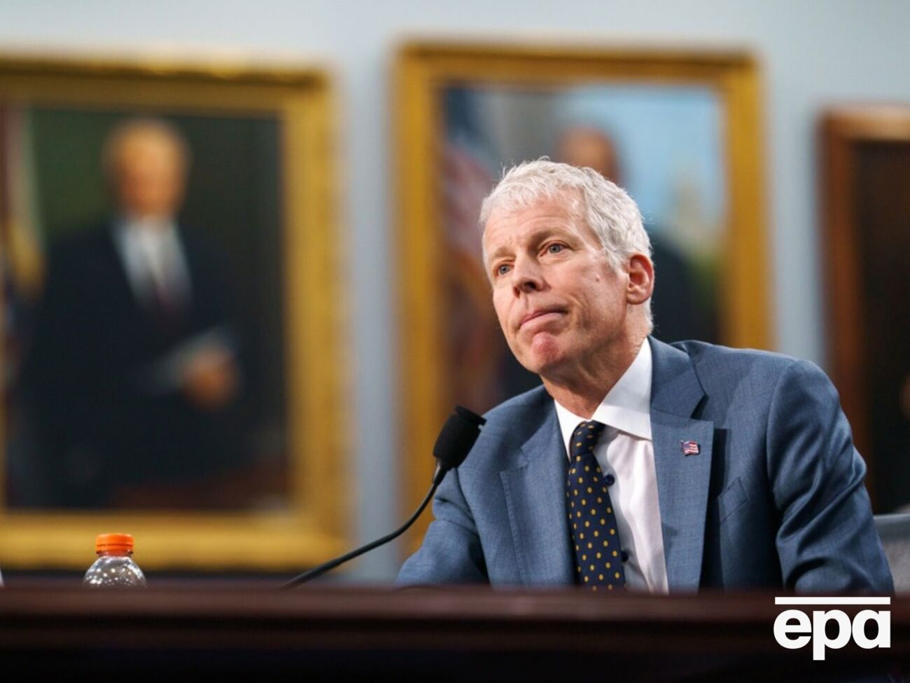 Райт объяснил, что речь идет о взрывах, которые энергетики называют "некритическими"