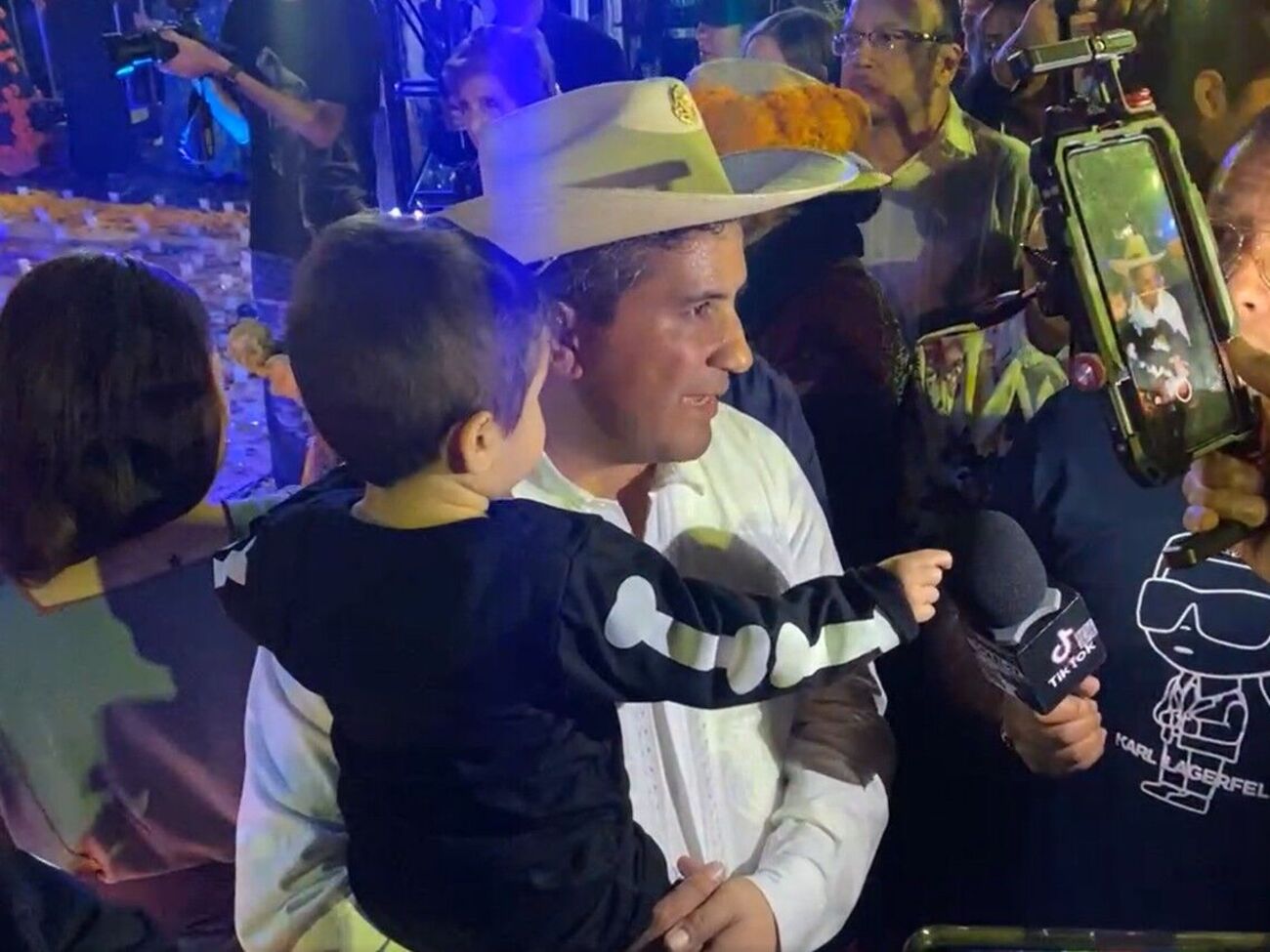 Нападники відкрили вогонь після того, як Мансо відкрив фестиваль свічок, повідомили ЗМІ