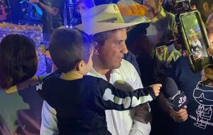 Нападавшие открыли огонь после того, как Мансо открыл фестиваль свечей, сообщили СМИ