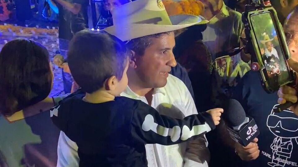 Нападавшие открыли огонь после того, как Мансо открыл фестиваль свечей, сообщили СМИ