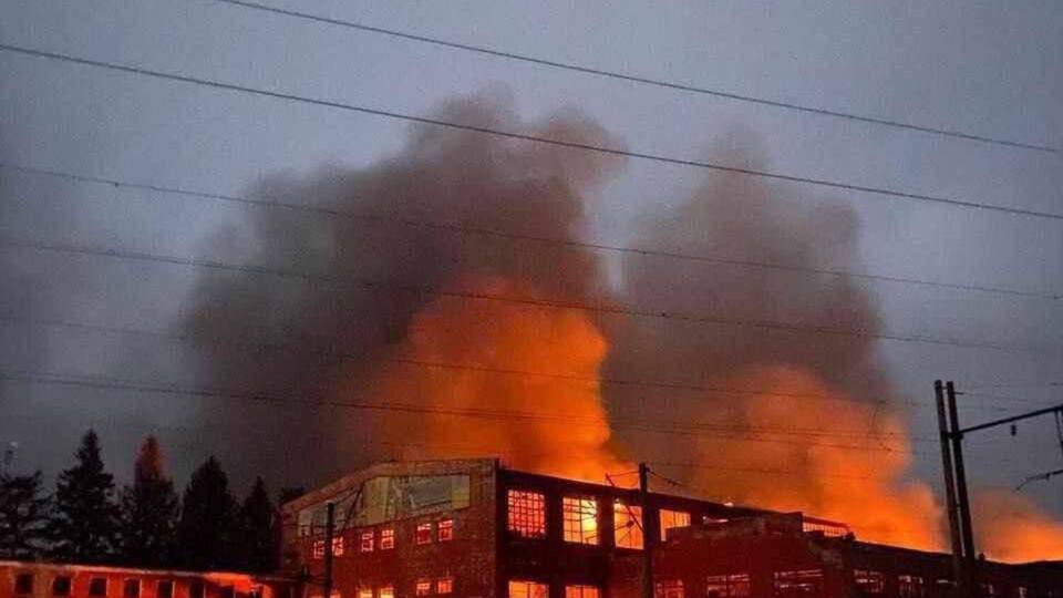 Росіяни насамперед атакують тягові підстанції, щоб потяги не могли рухатися на електротязі, заявив Лещенко