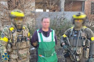СБУ: Во время разведвылазок фигурантка пешком обходила прифронтовую общину