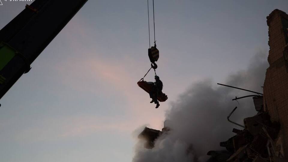 Спасатель ГСЧС – о спасении юноши из-под завалов: Это чудо, как он выжил. Я еще так не видел, чтобы люди выживали