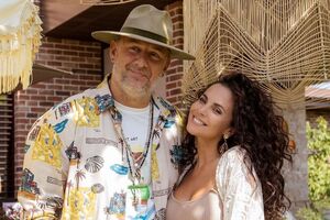 Супруги не афишируют, что выставили свой дом на продажу