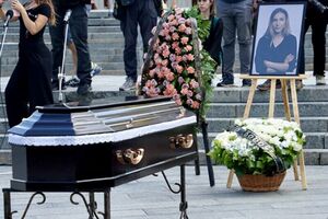 Рощина умерла еще 19 сентября 2024 года, похоронили ее почти через год